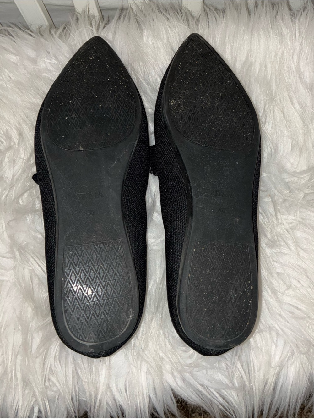Like New Vivaia Pointed-Toe Bow Flats (Addriane) Sz 9 (40) - Picture 4 of 5